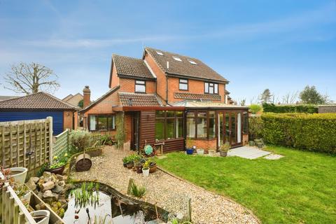 4 bedroom house for sale, Dents Grove, Tadworth, Surrey, KT20