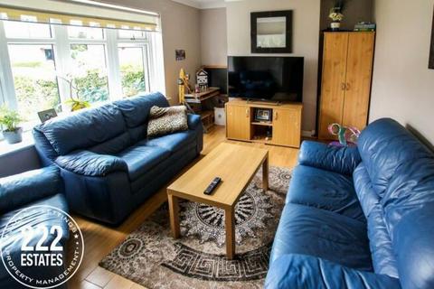 3 bedroom semi-detached house to rent, Patterdale Avenue, Orford