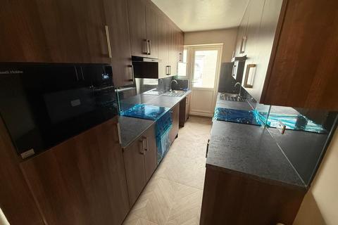 Studio to rent, Gledwood Avenue, Hayes