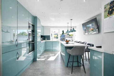 4 bedroom bungalow for sale, Westbrook Avenue, Margate
