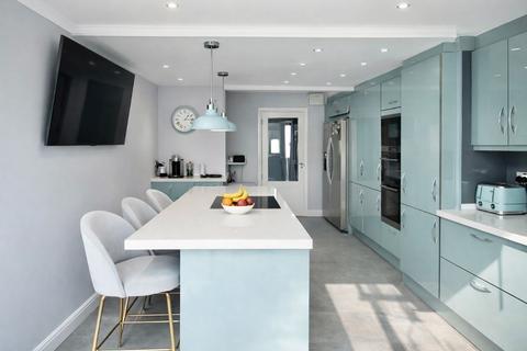4 bedroom bungalow for sale, Westbrook Avenue, Margate
