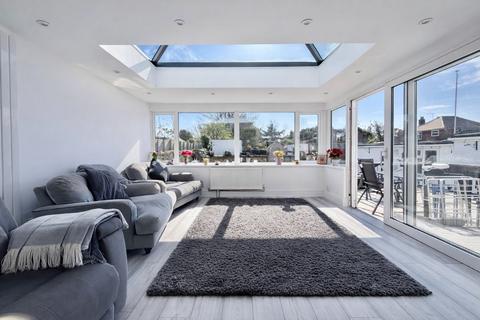 4 bedroom bungalow for sale, Westbrook Avenue, Margate