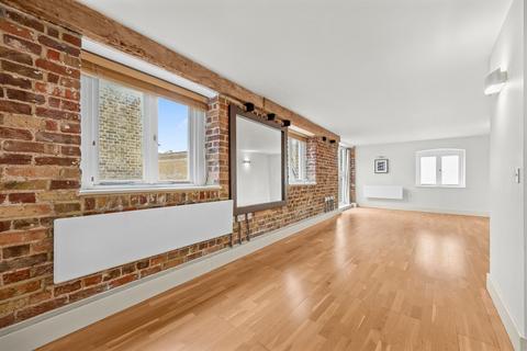 2 bedroom flat for sale, New Archers Court, 99 Rotherhithe Street, London, SE16