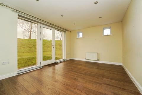 2 bedroom flat for sale, Sotherby Drive, Cheltenham, Gloucestershire, GL51