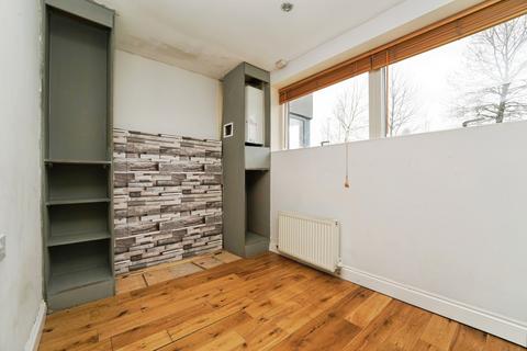 2 bedroom flat for sale, Sotherby Drive, Cheltenham, Gloucestershire, GL51