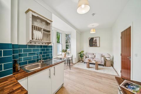 1 bedroom flat for sale, Nightingale Lane, London SW12