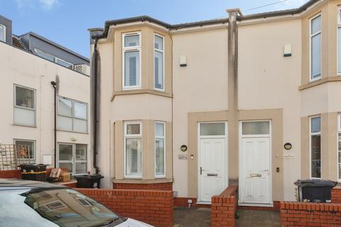 3 bedroom end of terrace house for sale, Hengaston Street, Bristol, Somerset, BS3