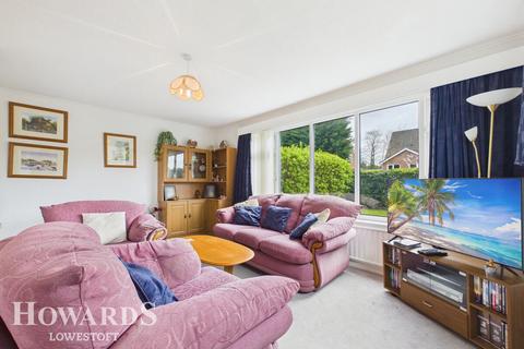 3 bedroom semi-detached house for sale, Beverley Close, South Oulton Broad