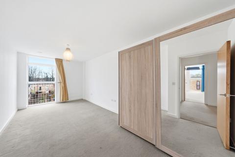 2 bedroom flat for sale, Lilywhite Drive, Cambridge, CB4