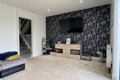 3 bedroom end of terrace house for sale, Newbreak Close, Oldham, Greater Manchester, OL4