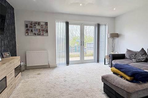 3 bedroom end of terrace house for sale, Newbreak Close, Oldham, Greater Manchester, OL4