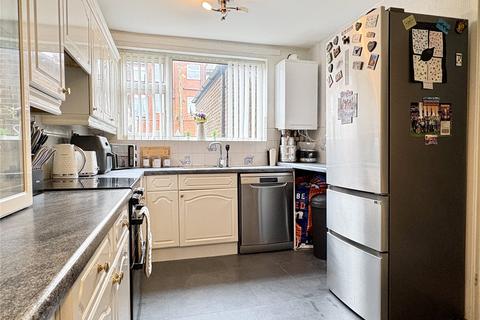 3 bedroom end of terrace house for sale, Newbreak Close, Oldham, Greater Manchester, OL4
