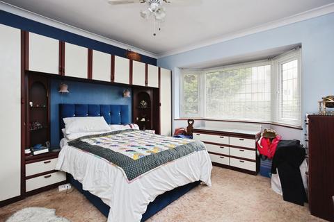 2 bedroom bungalow for sale, Yardley Park Road, Tonbridge, Kent, TN9