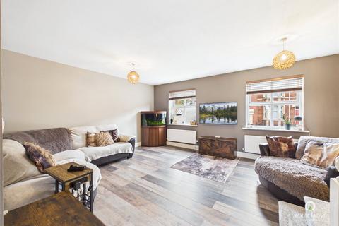 4 bedroom end of terrace house for sale, Sunderland Road, Gateshead NE8