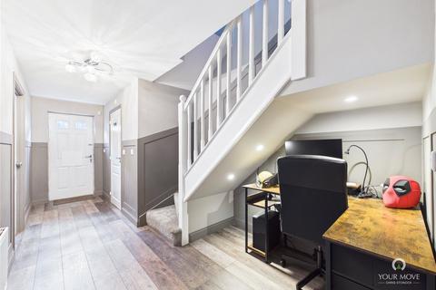 4 bedroom end of terrace house for sale, Sunderland Road, Gateshead NE8