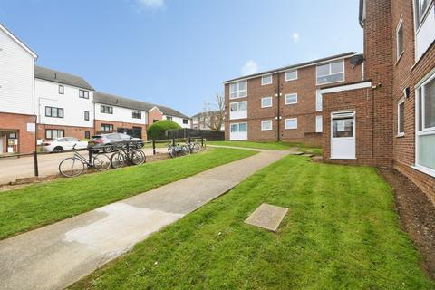 2 bedroom apartment for sale, Falkland Court, Braintree