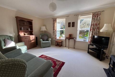 2 bedroom flat for sale, Coddenham Road, Ipswich IP6