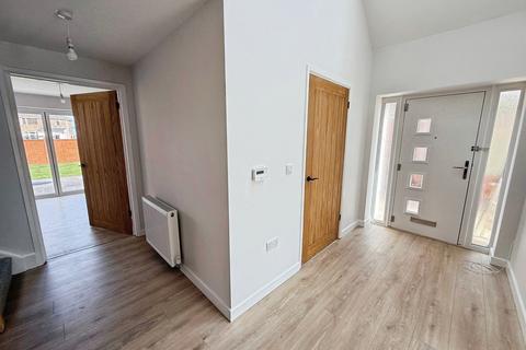 3 bedroom bungalow for sale, Middle Road,, Whaplode, Spalding