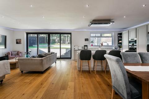 4 bedroom bungalow for sale, Meadowfield Terrace, Duddingston, Edinburgh, EH8
