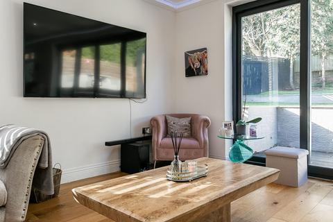 4 bedroom bungalow for sale, Meadowfield Terrace, Duddingston, Edinburgh, EH8