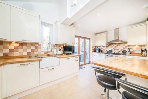 4 bedroom end of terrace house for sale, Canbury Park Road, Kingston Upon Thames KT2