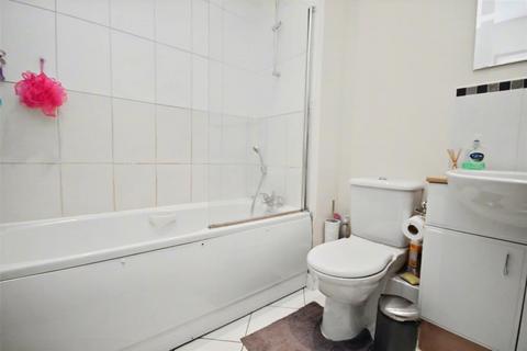 2 bedroom flat for sale, Stoke Road, Guildford