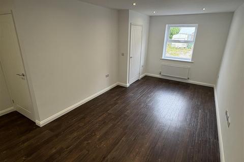2 bedroom end of terrace house to rent, High Street, Swinefleet, Goole