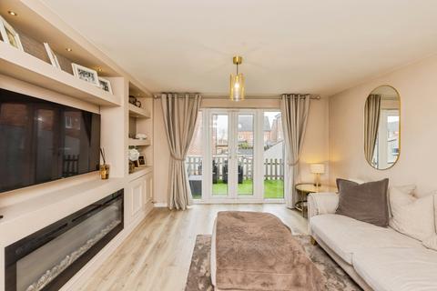 4 bedroom terraced house for sale, Dunlop Avenue, West Yorkshire LS12
