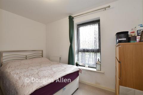 1 bedroom ground floor flat for sale, Ager Avenue, Dagenham, Essex