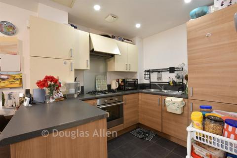 1 bedroom ground floor flat for sale, Ager Avenue, Dagenham, Essex