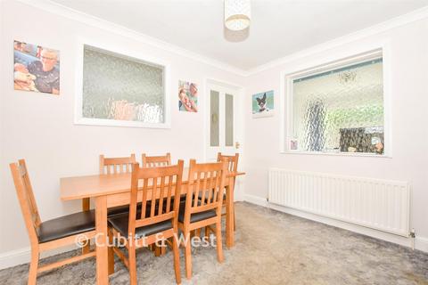 3 bedroom end of terrace house for sale, Pine Court, Emsworth PO10