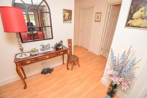 2 bedroom flat for sale, 3 Islands House, Islands Court, Islands Bank Road, Inverness