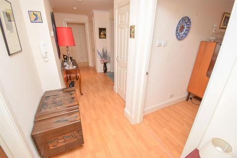 2 bedroom flat for sale, 3 Islands House, Islands Court, Islands Bank Road, Inverness