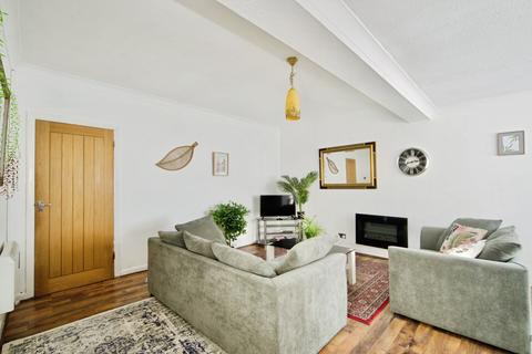 2 bedroom flat for sale, Blake Hall Road, London, E11