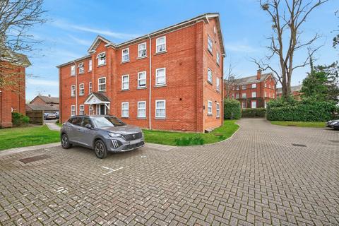 2 bedroom flat for sale, Grosvenor Court, Montfort Close, Romsey, SO51