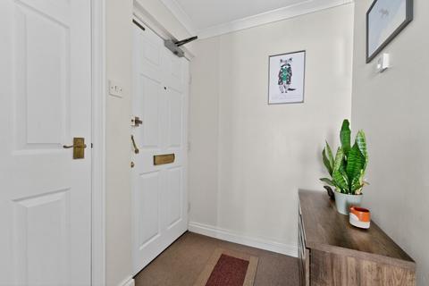 2 bedroom flat for sale, Grosvenor Court, Montfort Close, Romsey, SO51