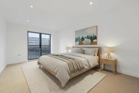 3 bedroom flat for sale, Prince Regent Road, London TW3