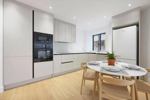 3 bedroom flat for sale, Prince Regent Road, London TW3