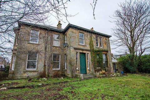 5 bedroom detached house for sale, Sir Georges Street, Thurso, Highland. KW14 7AW