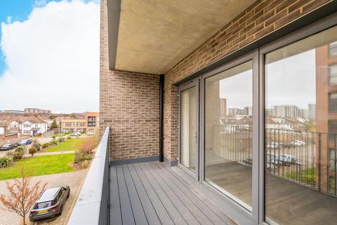 2 bedroom flat to rent, Chailey Place, Hayes and Harlington, Hayes, UB3