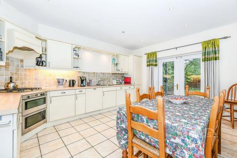 6 bedroom house to rent, Turgis Road, Elvetham Heath, Fleet, GU51