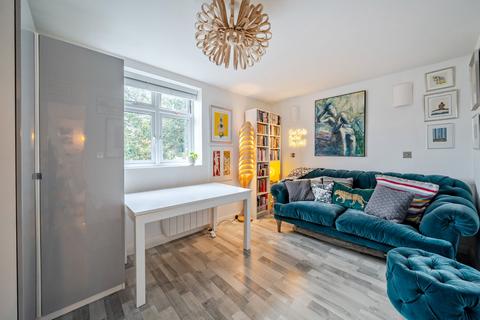 2 bedroom flat for sale, The Borough, Farnham, Surrey, GU9