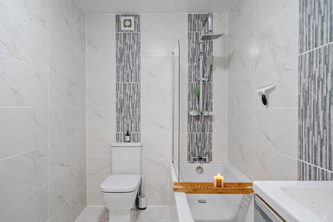 2 bedroom flat for sale, The Borough, Farnham, Surrey, GU9