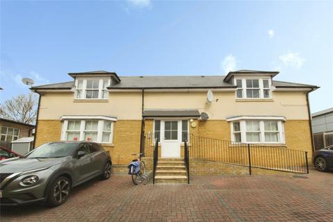 2 bedroom apartment to rent, High Street, Hornchurch, RM11