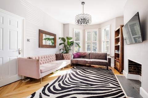 Chesterfield Gardens, London, N4