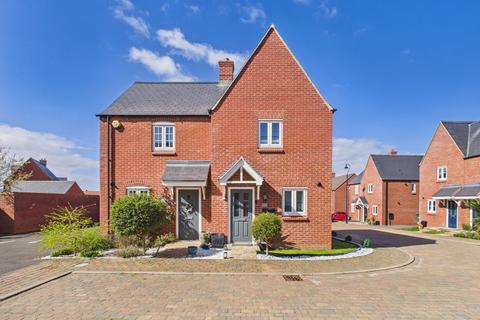 2 bedroom semi-detached house for sale, Bangor Close, Towcester, NN12