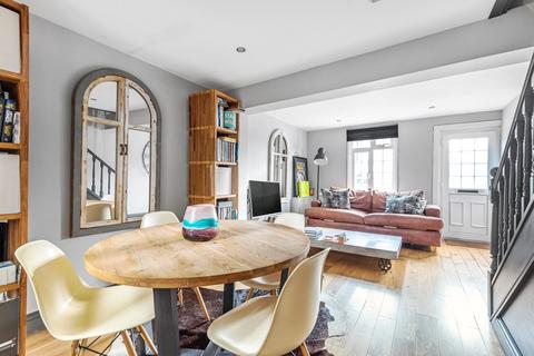 2 bedroom terraced house for sale, North Road, Bromley