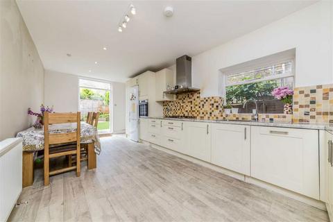 3 bedroom terraced house for sale, Cavendish Road, London SW12