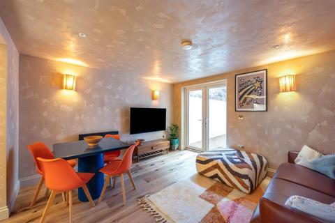 2 bedroom apartment to rent, Queen Square, Brighton
