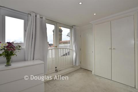 3 bedroom maisonette for sale, Blyth Road, Walthamstow, Waltham Forest
